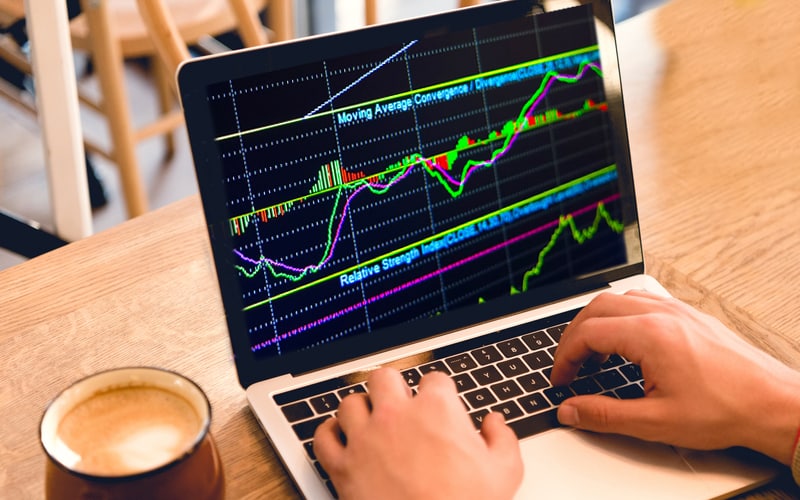 RSI vs. MACD: A Comparison of the Two Most Popular Indicators in Forex